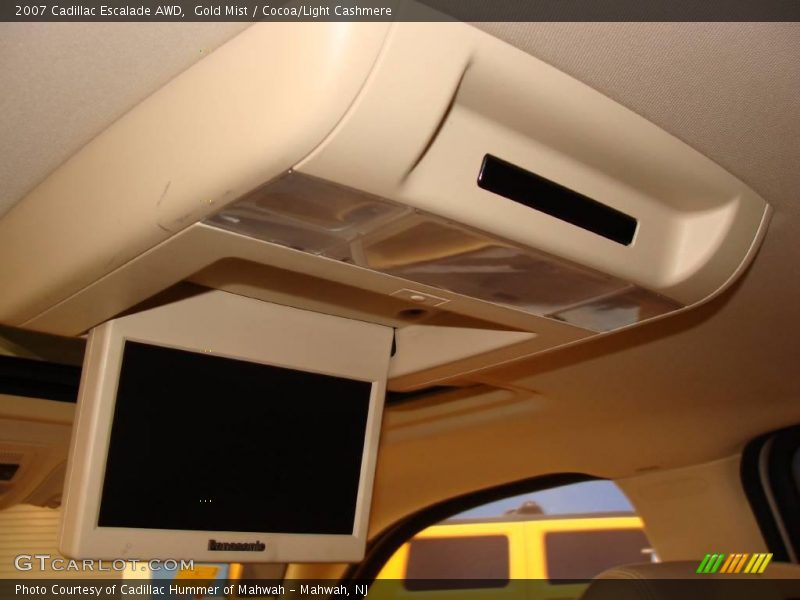 Gold Mist / Cocoa/Light Cashmere 2007 Cadillac Escalade AWD