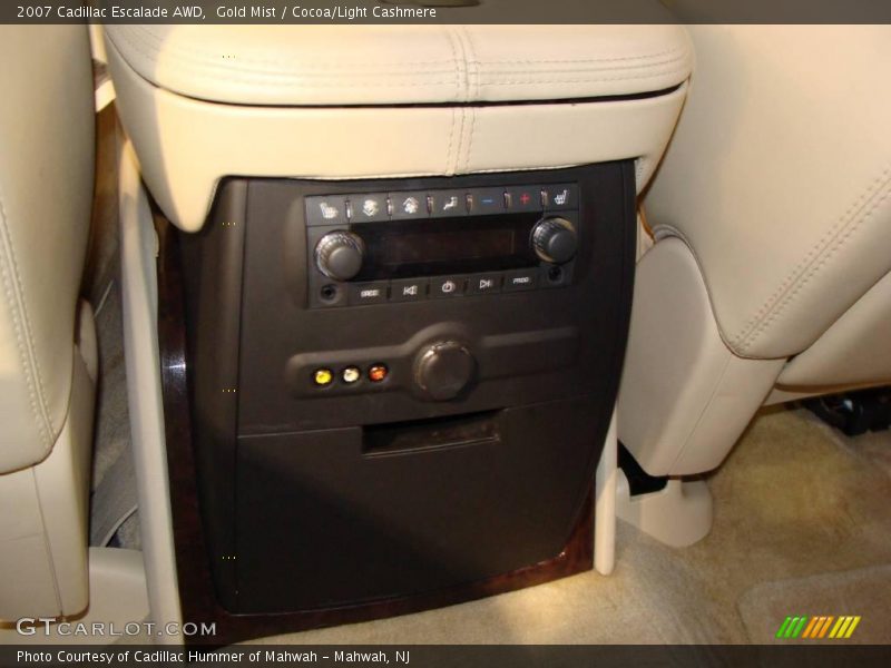 Gold Mist / Cocoa/Light Cashmere 2007 Cadillac Escalade AWD