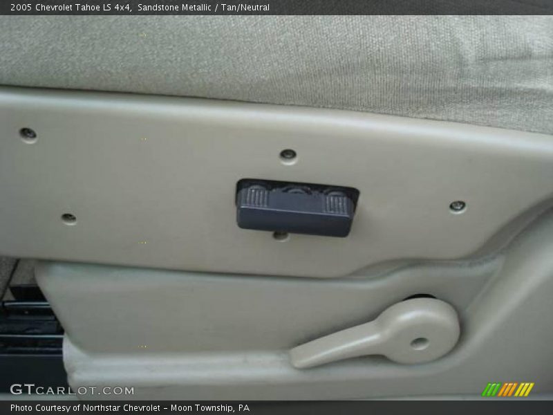Sandstone Metallic / Tan/Neutral 2005 Chevrolet Tahoe LS 4x4