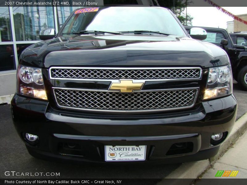 Black / Ebony 2007 Chevrolet Avalanche LTZ 4WD
