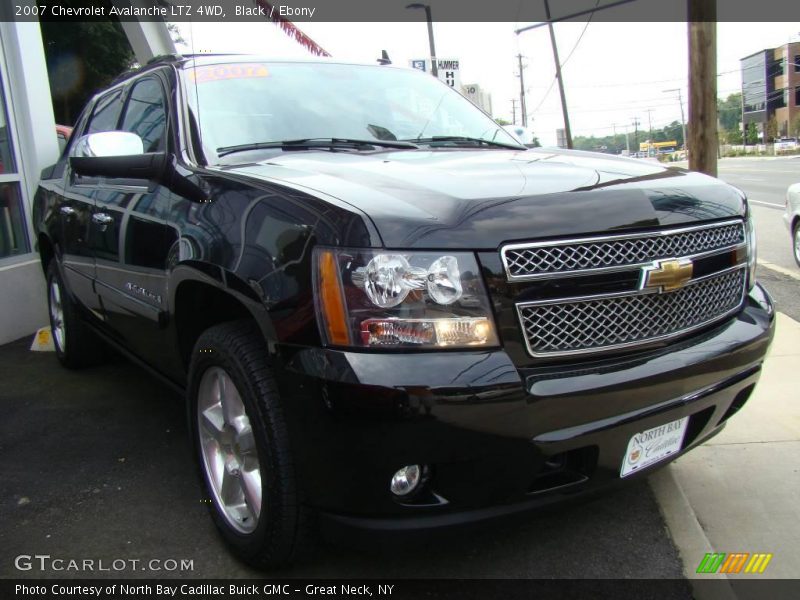 Black / Ebony 2007 Chevrolet Avalanche LTZ 4WD