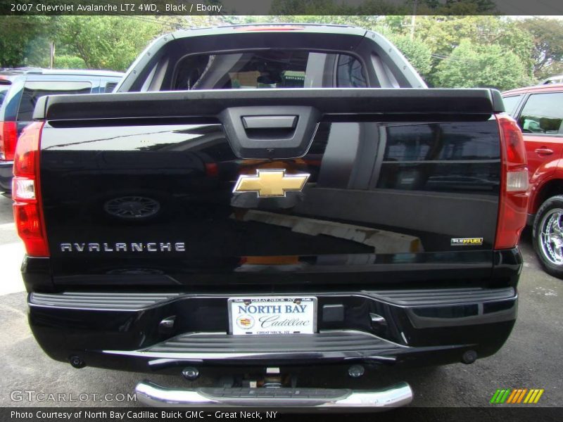 Black / Ebony 2007 Chevrolet Avalanche LTZ 4WD