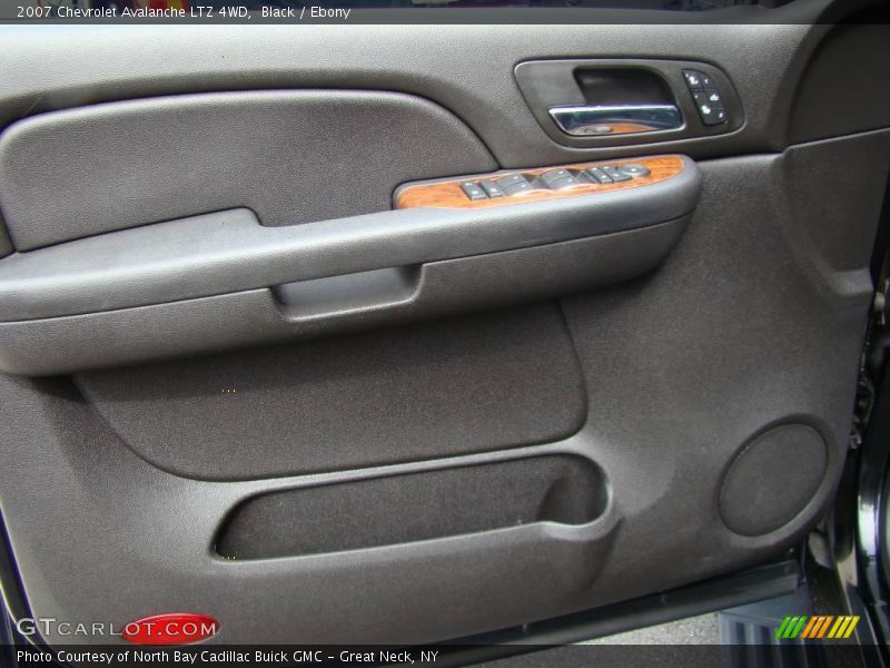 Black / Ebony 2007 Chevrolet Avalanche LTZ 4WD