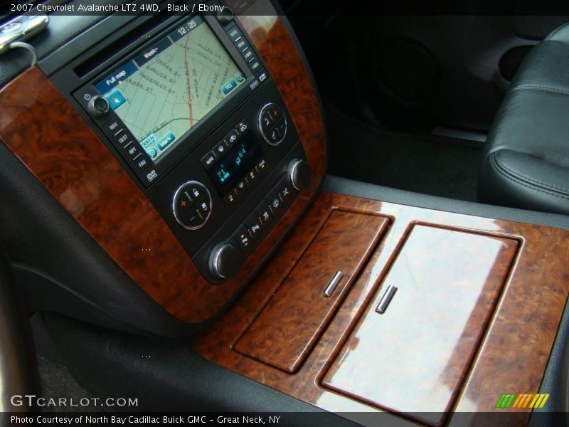 Black / Ebony 2007 Chevrolet Avalanche LTZ 4WD