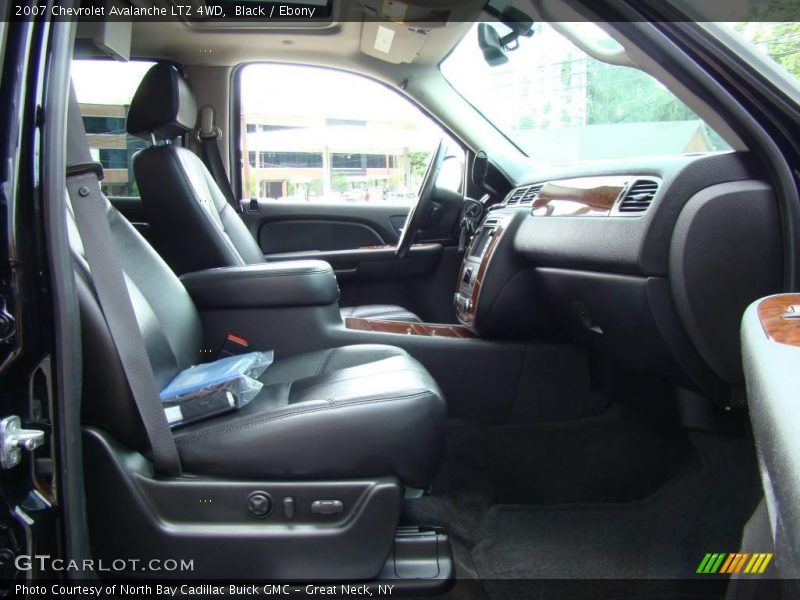 Black / Ebony 2007 Chevrolet Avalanche LTZ 4WD