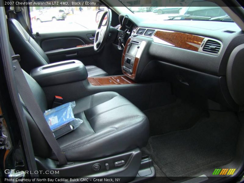 Black / Ebony 2007 Chevrolet Avalanche LTZ 4WD