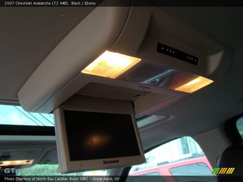 Black / Ebony 2007 Chevrolet Avalanche LTZ 4WD
