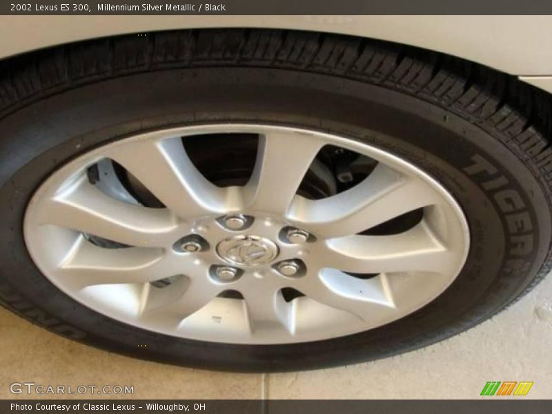 Millennium Silver Metallic / Black 2002 Lexus ES 300