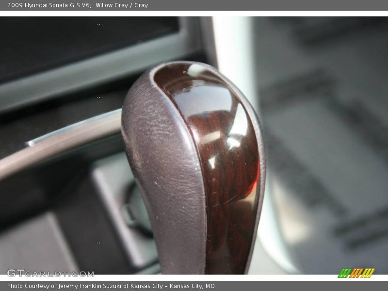 Willow Gray / Gray 2009 Hyundai Sonata GLS V6