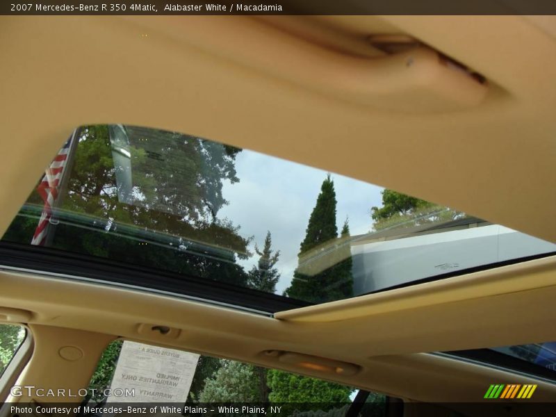 Alabaster White / Macadamia 2007 Mercedes-Benz R 350 4Matic