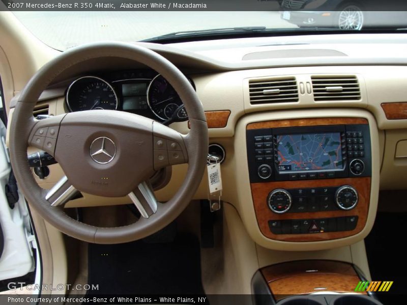 Alabaster White / Macadamia 2007 Mercedes-Benz R 350 4Matic