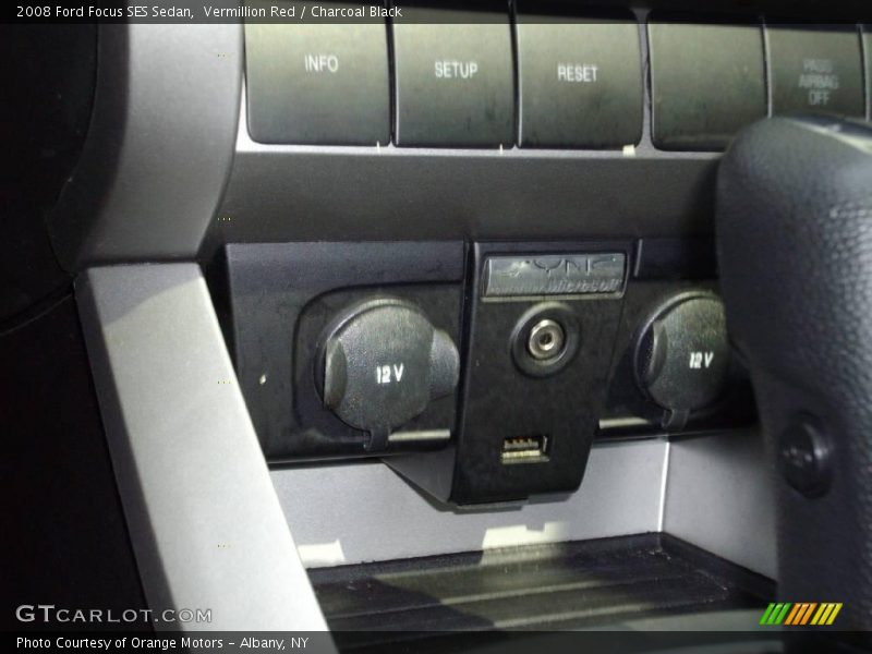 Vermillion Red / Charcoal Black 2008 Ford Focus SES Sedan