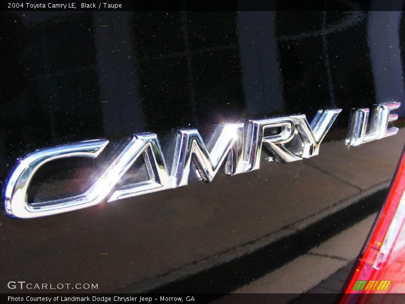 Black / Taupe 2004 Toyota Camry LE