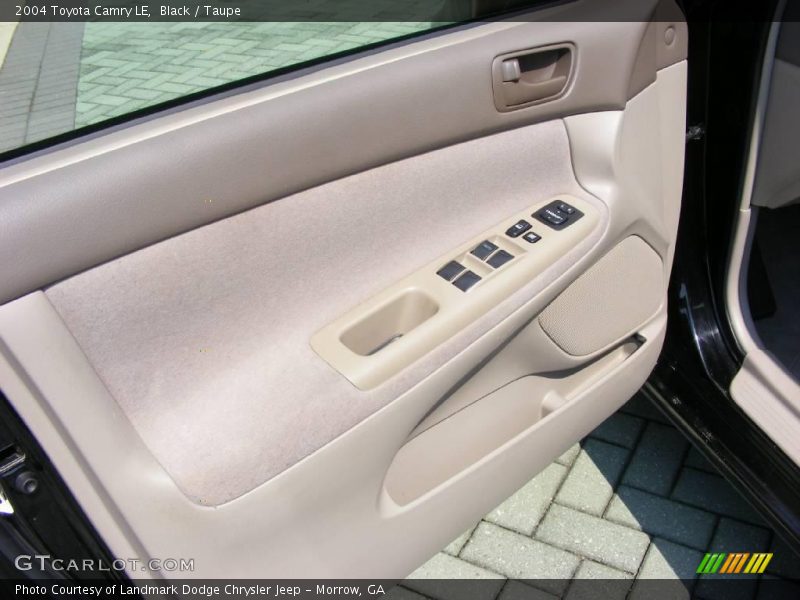 Black / Taupe 2004 Toyota Camry LE