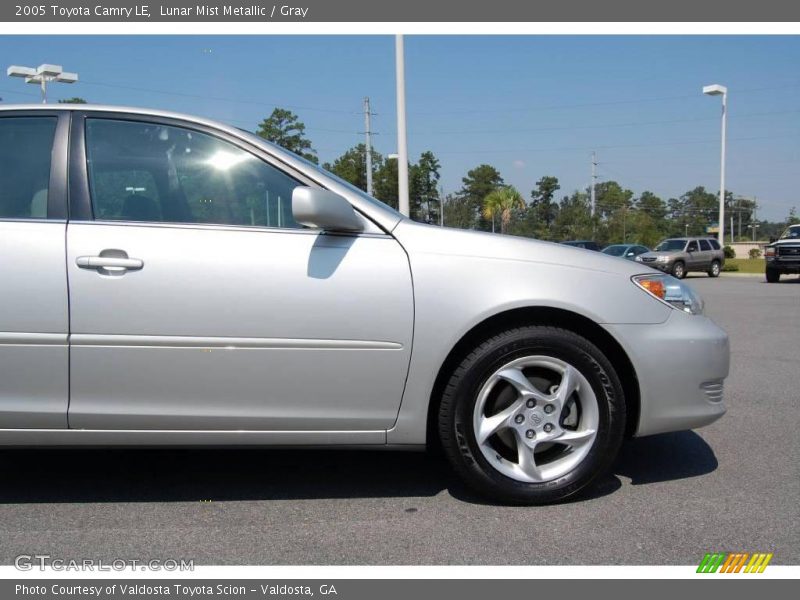 Lunar Mist Metallic / Gray 2005 Toyota Camry LE