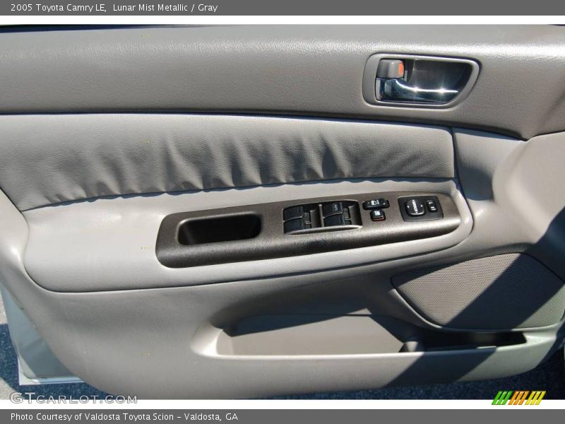 Lunar Mist Metallic / Gray 2005 Toyota Camry LE