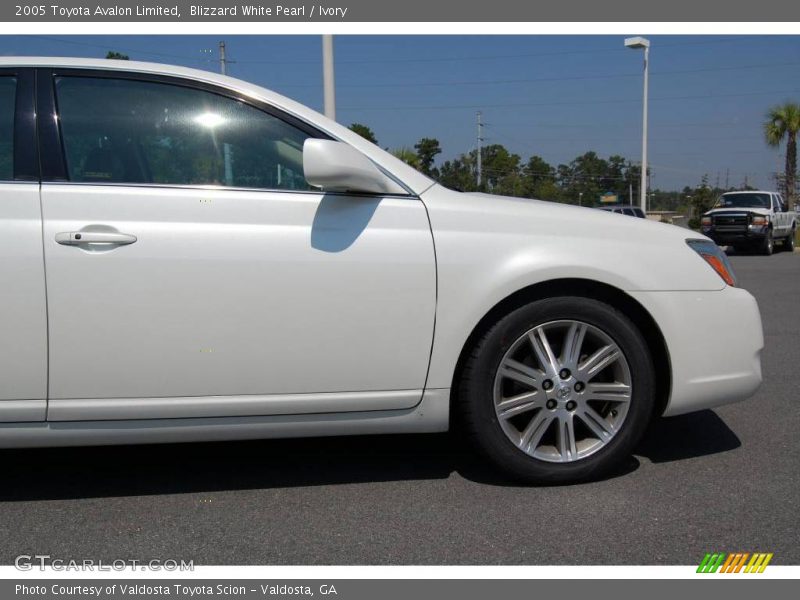 Blizzard White Pearl / Ivory 2005 Toyota Avalon Limited