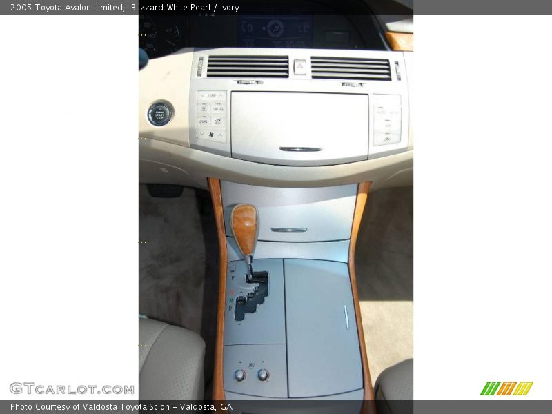 Blizzard White Pearl / Ivory 2005 Toyota Avalon Limited