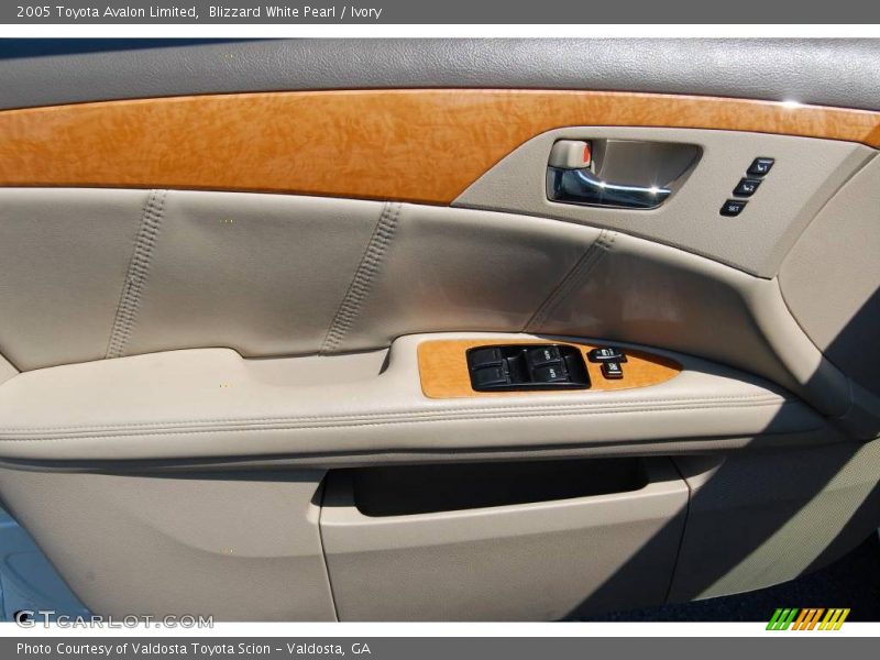 Blizzard White Pearl / Ivory 2005 Toyota Avalon Limited
