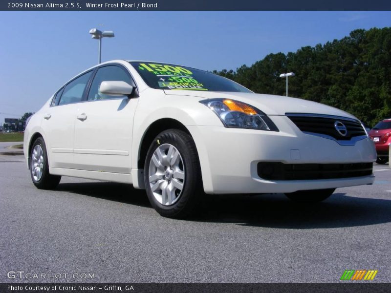 Winter Frost Pearl / Blond 2009 Nissan Altima 2.5 S