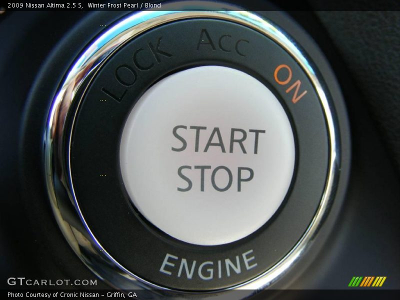 Winter Frost Pearl / Blond 2009 Nissan Altima 2.5 S