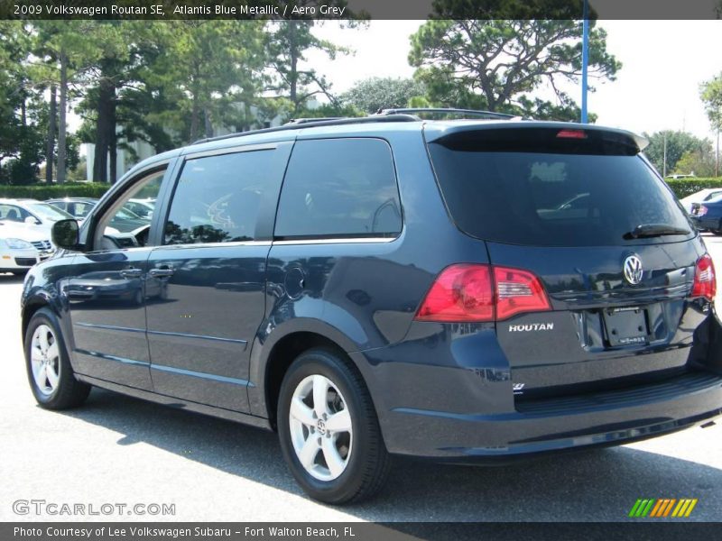 Atlantis Blue Metallic / Aero Grey 2009 Volkswagen Routan SE
