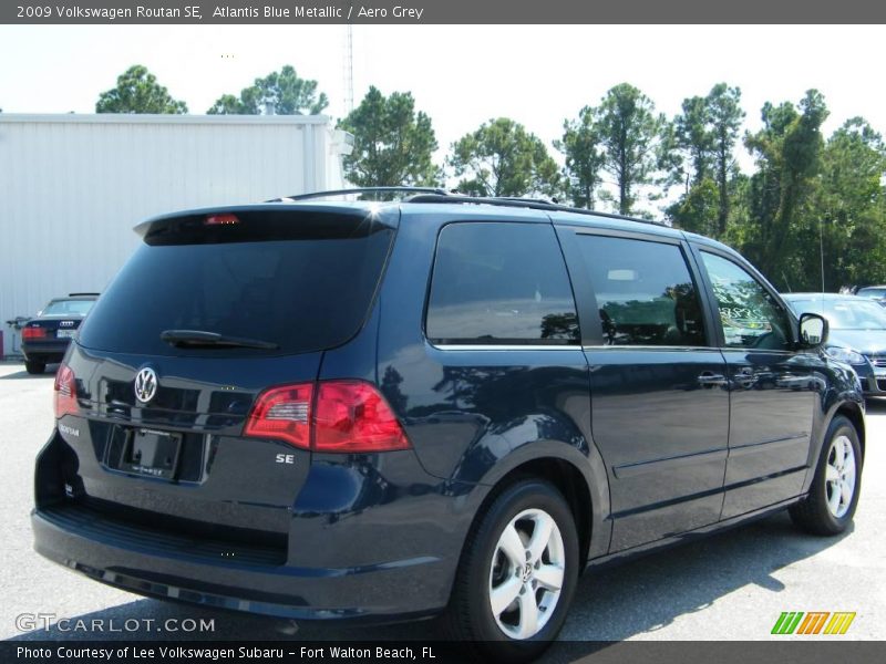 Atlantis Blue Metallic / Aero Grey 2009 Volkswagen Routan SE