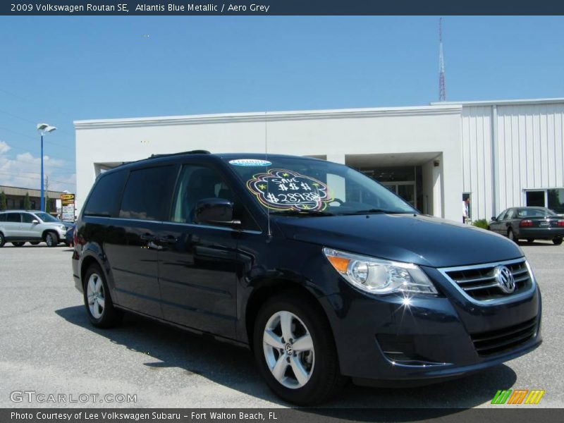 Atlantis Blue Metallic / Aero Grey 2009 Volkswagen Routan SE