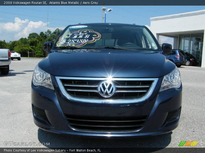 Atlantis Blue Metallic / Aero Grey 2009 Volkswagen Routan SE