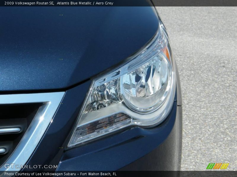 Atlantis Blue Metallic / Aero Grey 2009 Volkswagen Routan SE