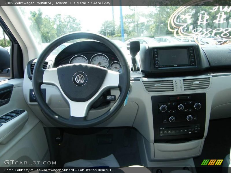 Atlantis Blue Metallic / Aero Grey 2009 Volkswagen Routan SE