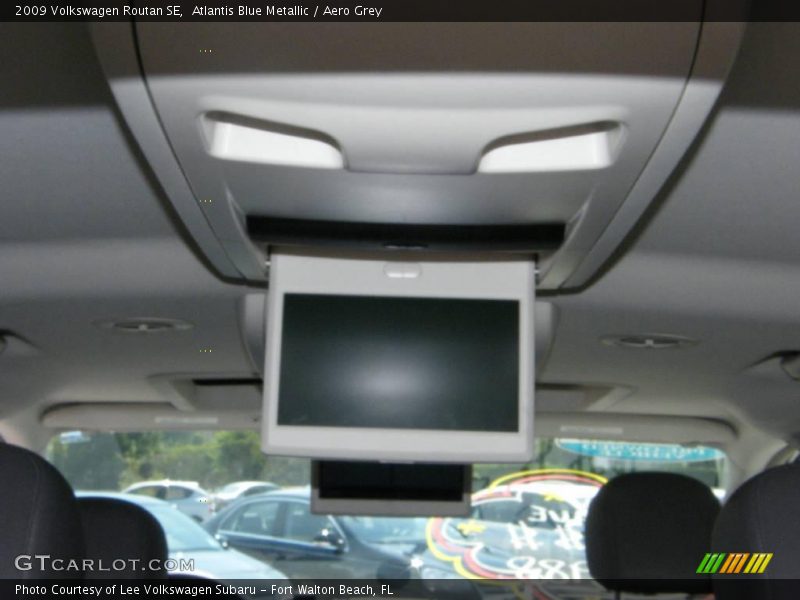 Atlantis Blue Metallic / Aero Grey 2009 Volkswagen Routan SE