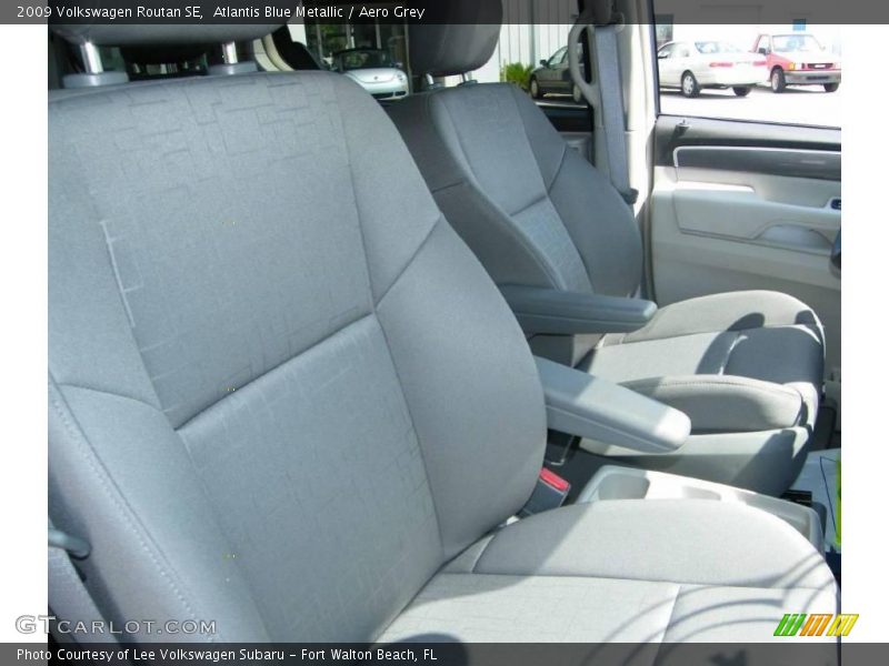 Atlantis Blue Metallic / Aero Grey 2009 Volkswagen Routan SE