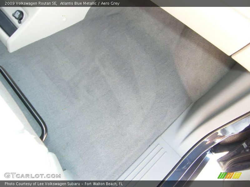 Atlantis Blue Metallic / Aero Grey 2009 Volkswagen Routan SE