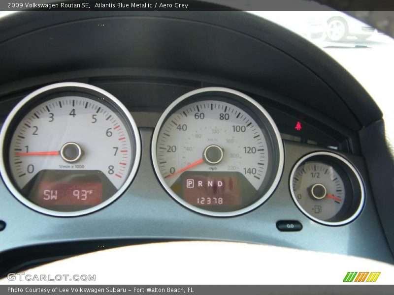 Atlantis Blue Metallic / Aero Grey 2009 Volkswagen Routan SE