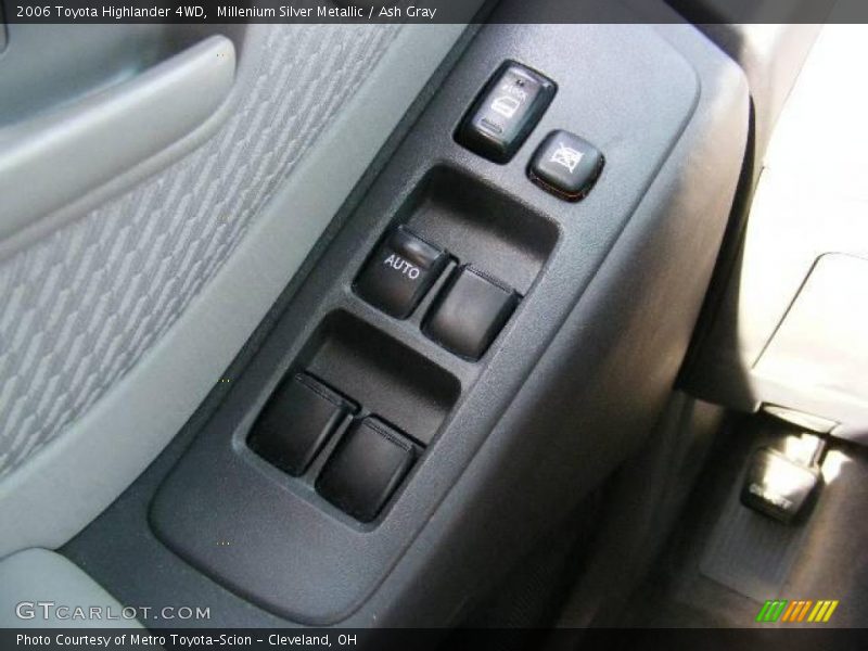 Millenium Silver Metallic / Ash Gray 2006 Toyota Highlander 4WD
