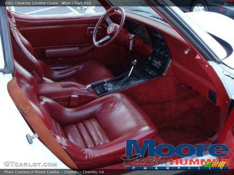 White / Dark Red 1982 Chevrolet Corvette Coupe