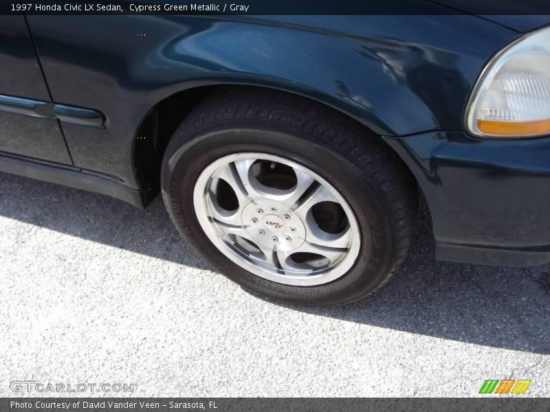 Cypress Green Metallic / Gray 1997 Honda Civic LX Sedan