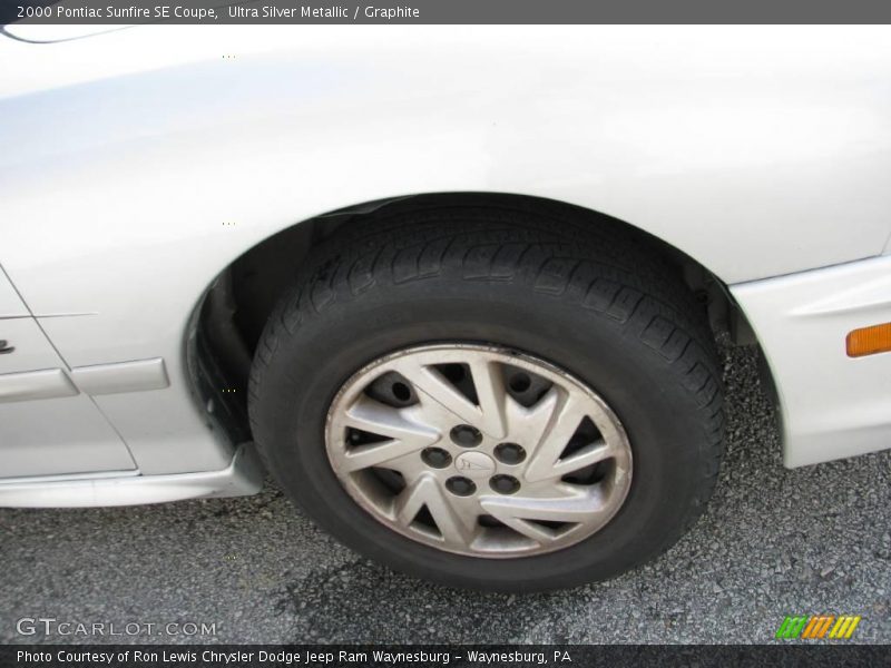 Ultra Silver Metallic / Graphite 2000 Pontiac Sunfire SE Coupe