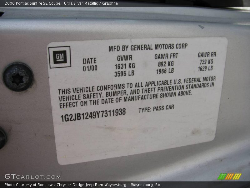 Ultra Silver Metallic / Graphite 2000 Pontiac Sunfire SE Coupe