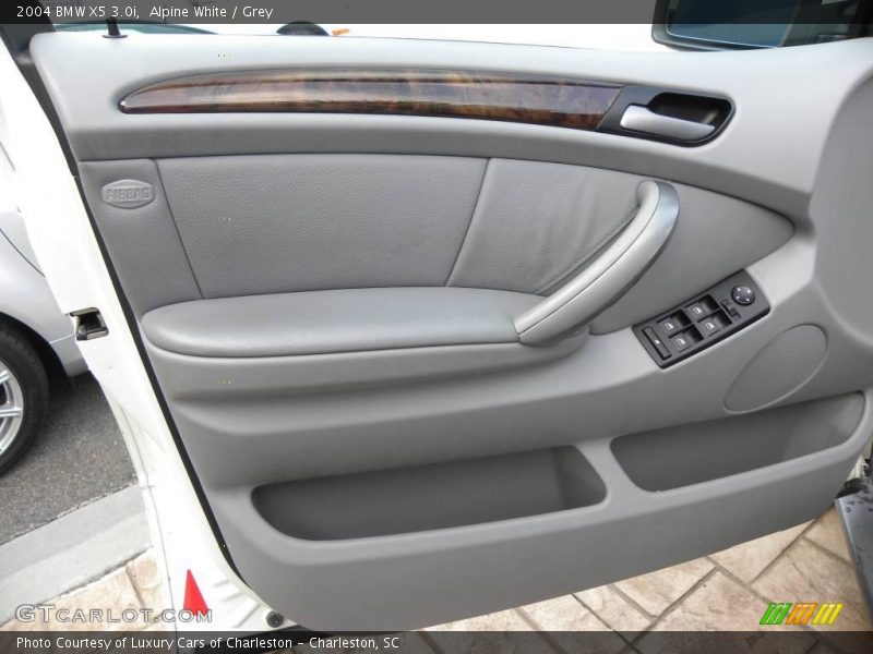 Alpine White / Grey 2004 BMW X5 3.0i