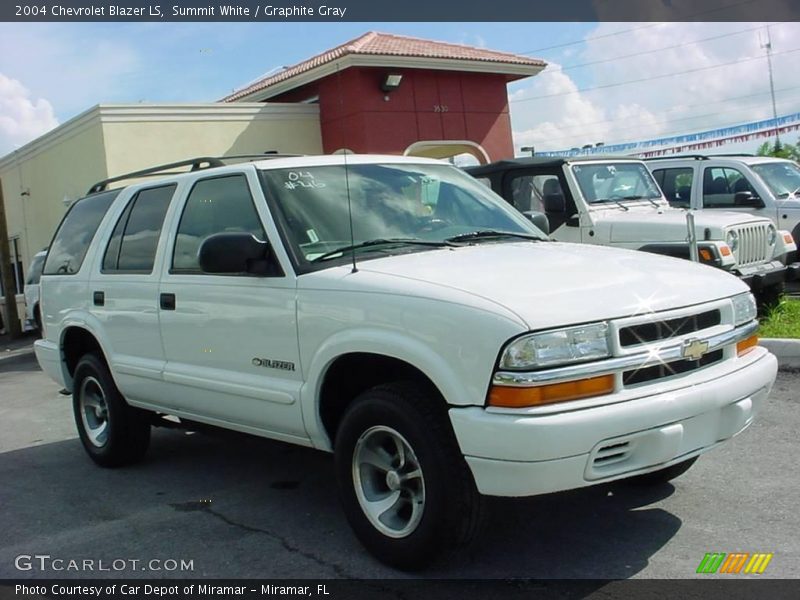 Summit White / Graphite Gray 2004 Chevrolet Blazer LS