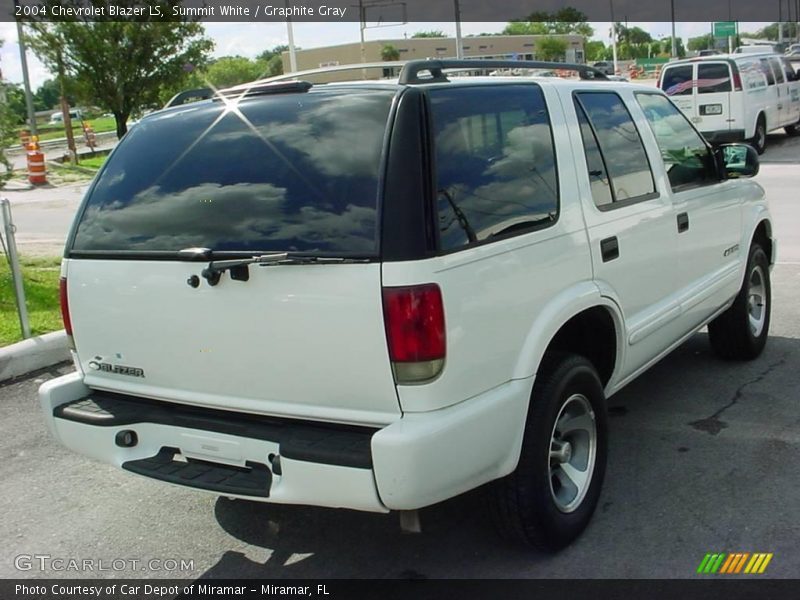 Summit White / Graphite Gray 2004 Chevrolet Blazer LS