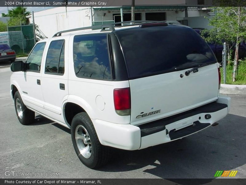 Summit White / Graphite Gray 2004 Chevrolet Blazer LS