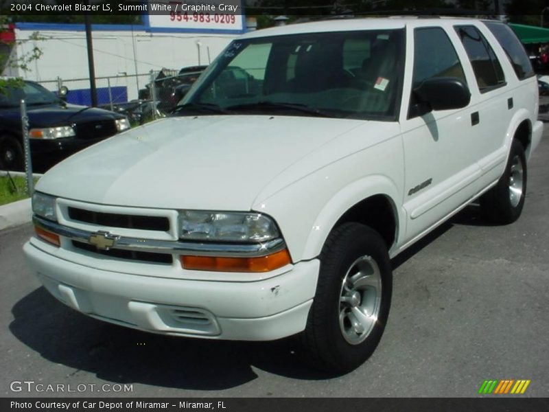 Summit White / Graphite Gray 2004 Chevrolet Blazer LS