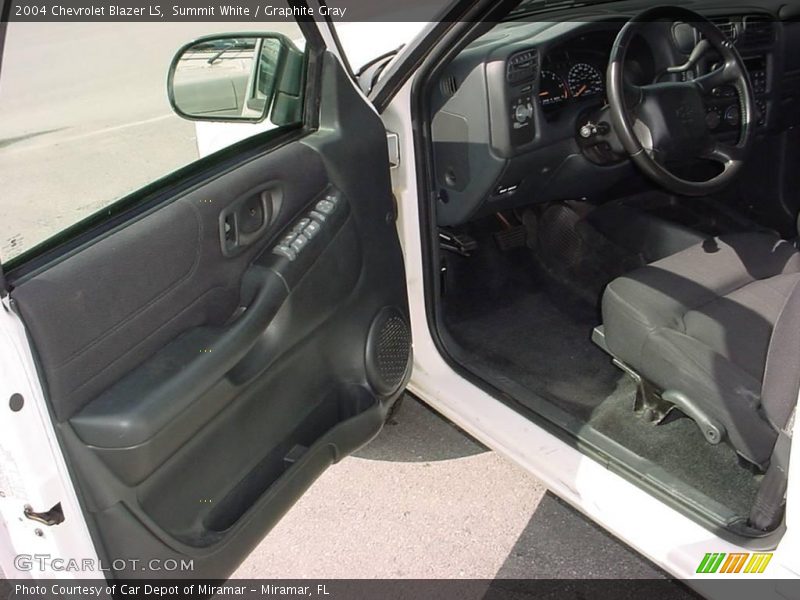Summit White / Graphite Gray 2004 Chevrolet Blazer LS