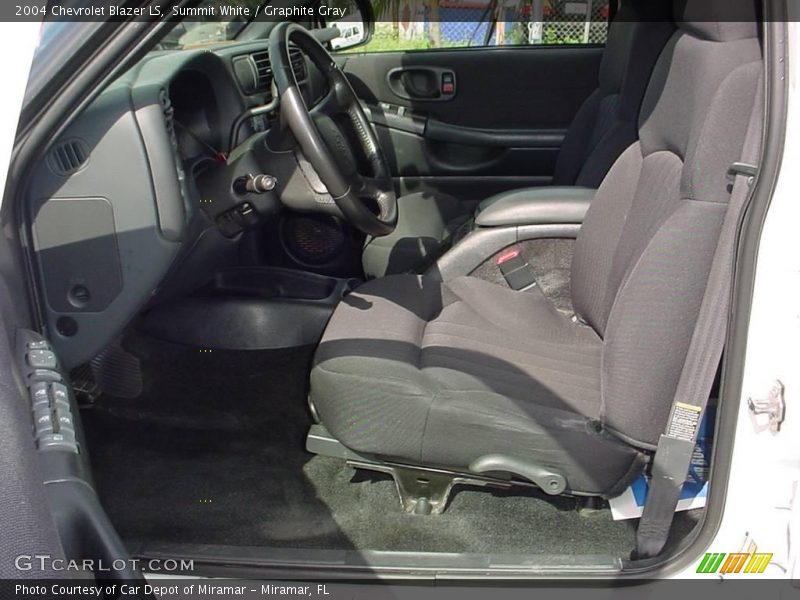 Summit White / Graphite Gray 2004 Chevrolet Blazer LS