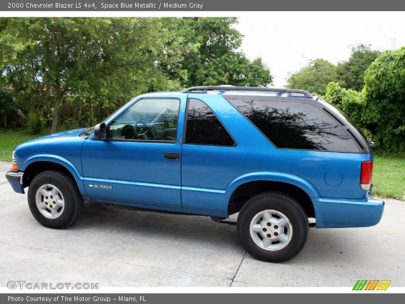 Space Blue Metallic / Medium Gray 2000 Chevrolet Blazer LS 4x4