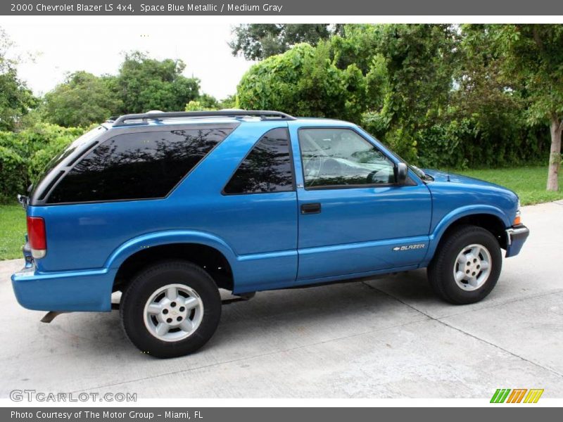 Space Blue Metallic / Medium Gray 2000 Chevrolet Blazer LS 4x4