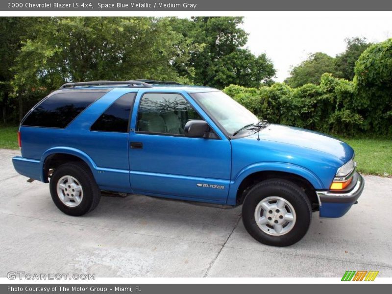 Space Blue Metallic / Medium Gray 2000 Chevrolet Blazer LS 4x4